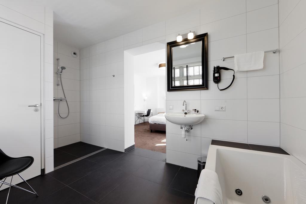 Hotel College 4*