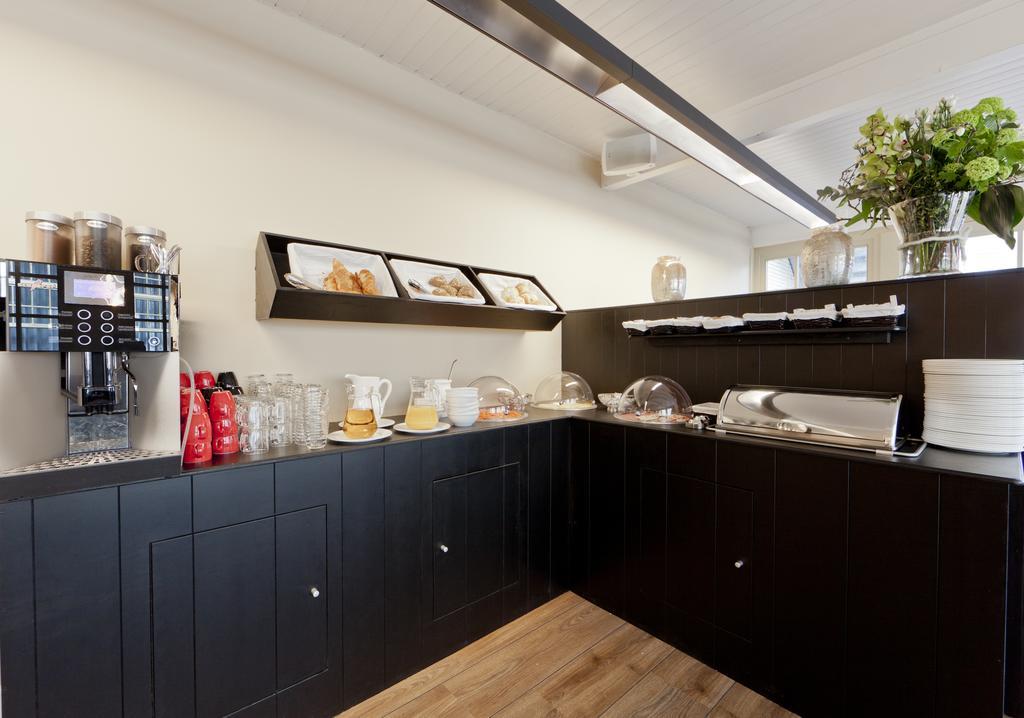 College Hotel 4*