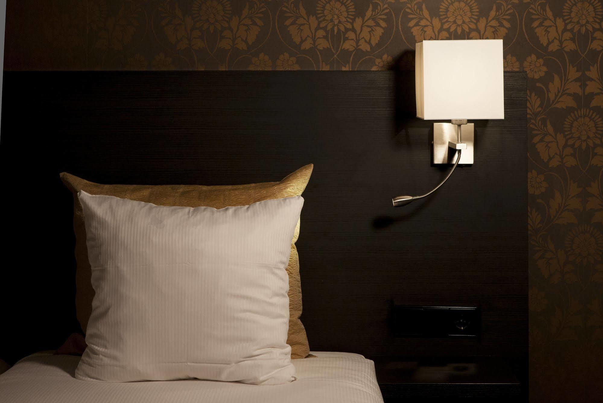 College Hotel 4*